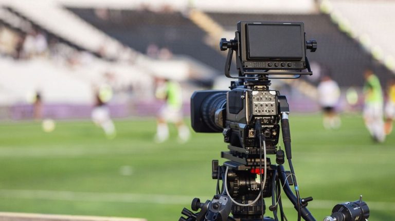 The Role of Sports Broadcasters in Shaping Fan Experience